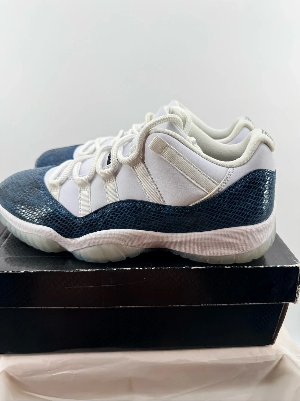Jordan 11 Low Le Snake Navy Size 10.5M